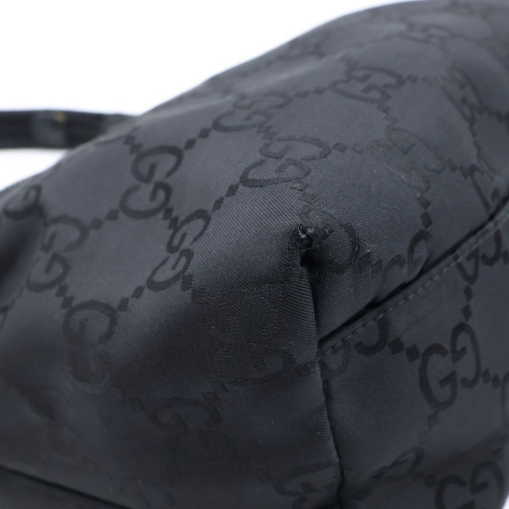 Gucci GG Nylon Shoulder Bag Black — view 6