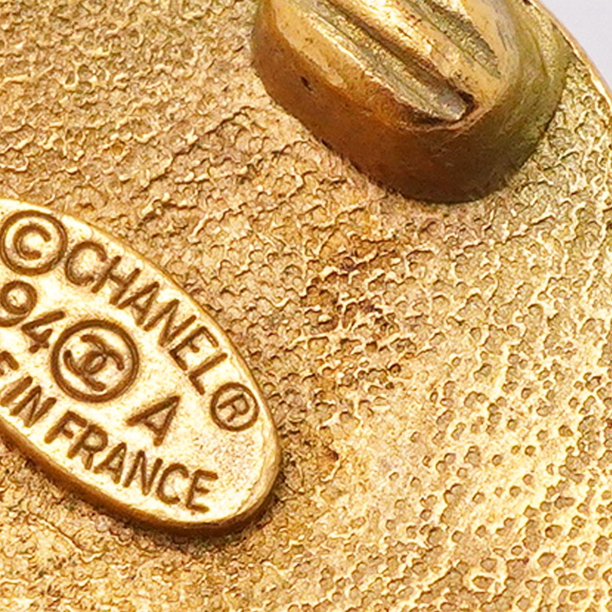Chanel Earrings Vintage CC Logo Round Circle Gold Plated Black — view 7