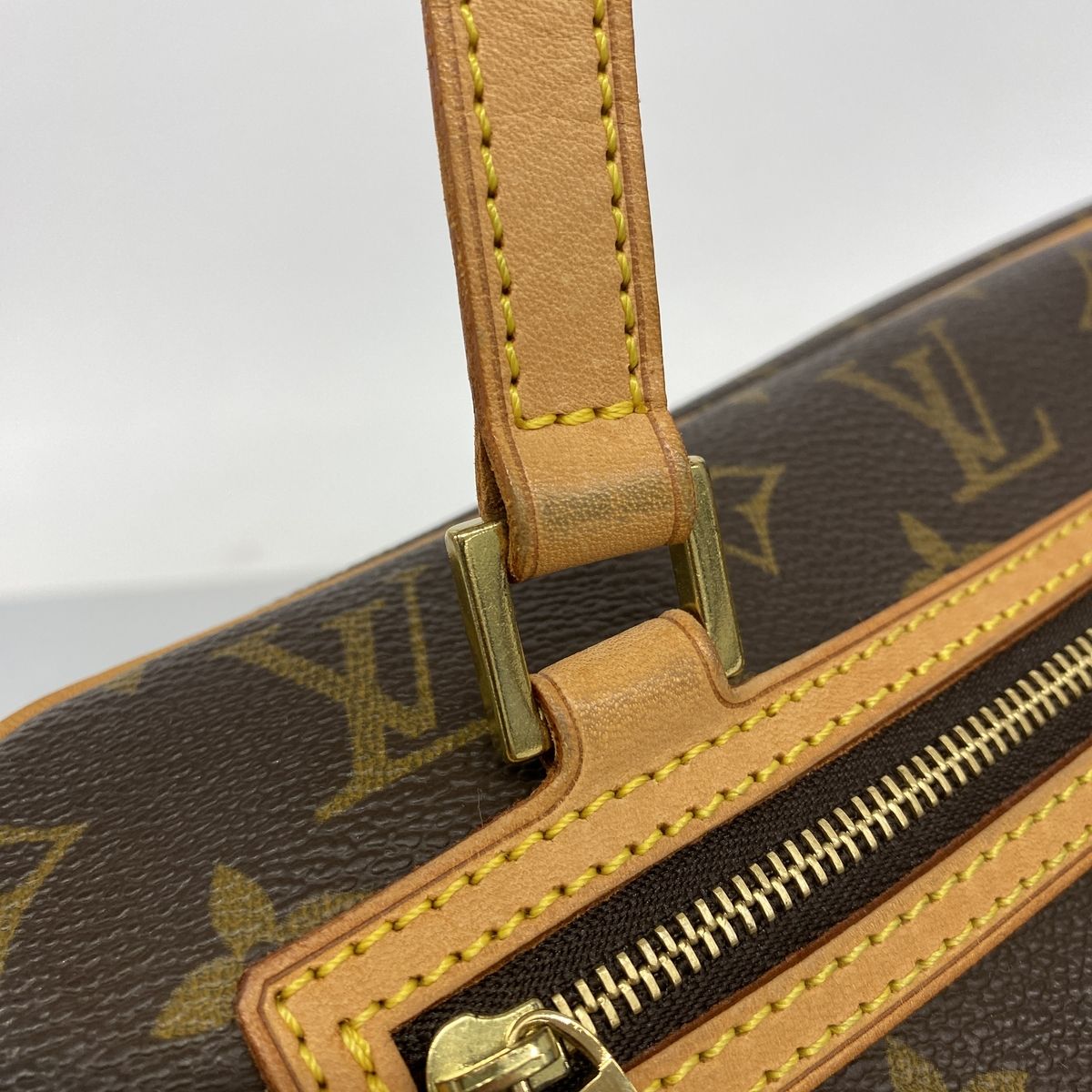 Louis Vuitton Shoulder Bag Monogram Cite MM Brown — view 7
