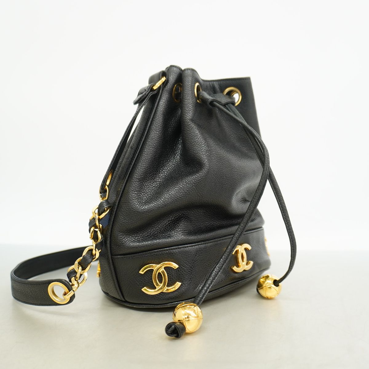 Chanel Shoulder Bag Triple Coco Caviar Leather Black Gold — view 2