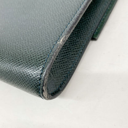 Louis Vuitton Clutch Taiga Volga Epi Sear — view 8