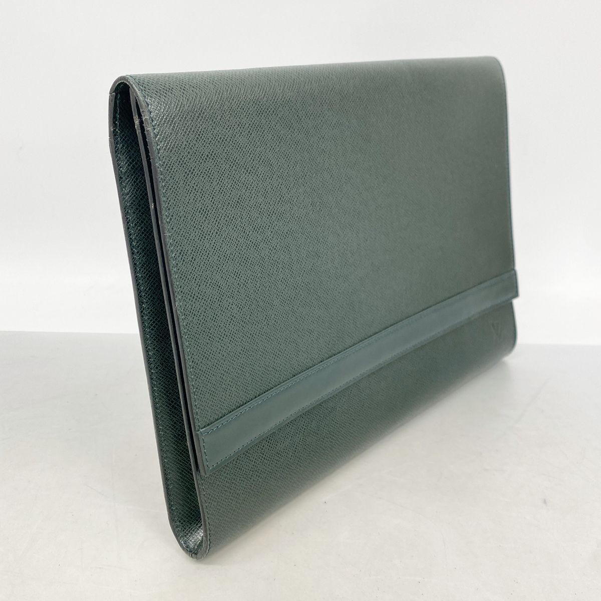 Louis Vuitton Clutch Taiga Volga Epi Sear — view 2