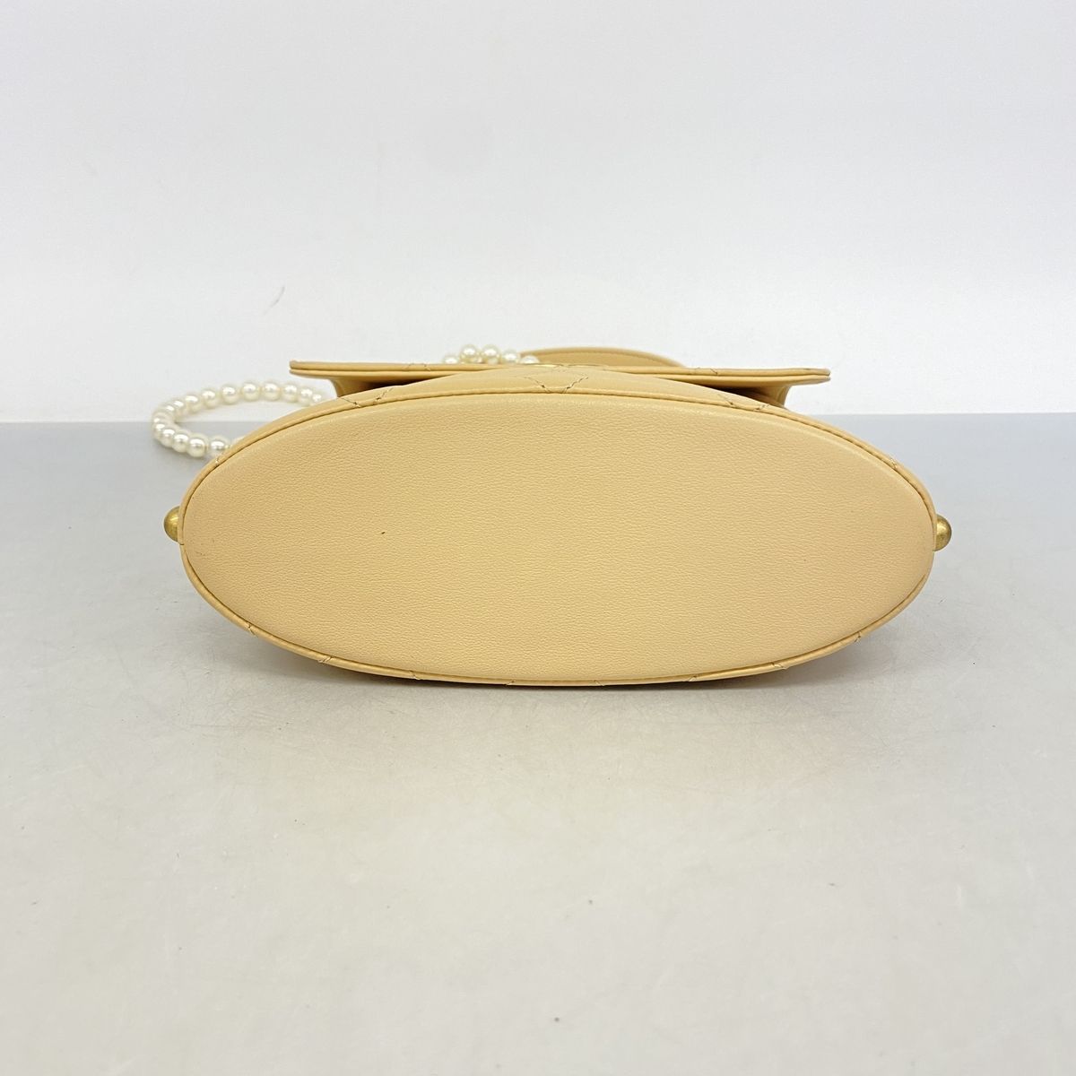 Chanel Shoulder Bag Quilted Lambskin Beige Gold — view 3