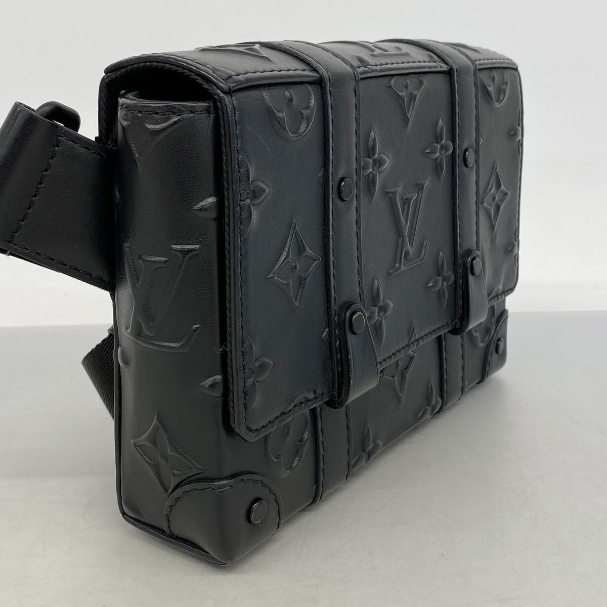 Louis Vuitton Belt Bag Monogram Seal Trunk Black — view 2