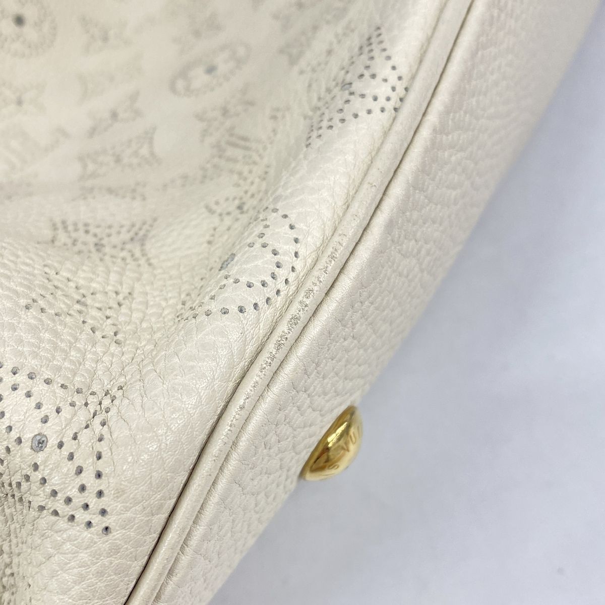 Louis Vuitton Handbag Mahina Neo L Blanc — view 7