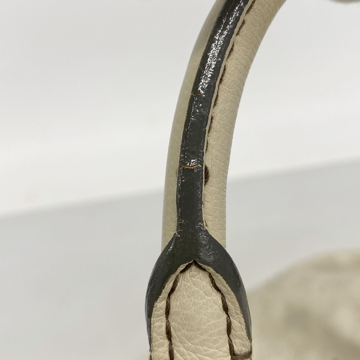 Louis Vuitton Handbag Mahina Neo L Blanc — view 6