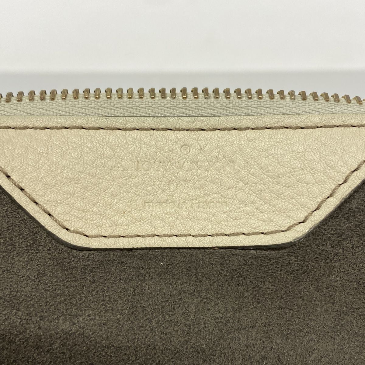 Louis Vuitton Handbag Mahina Neo L Blanc — view 5