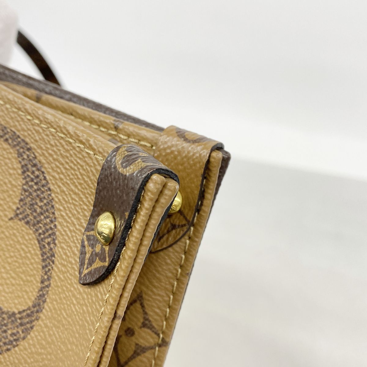 Louis Vuitton Tote Monogram Giant Reverse on the Go GM Brown 2-Way — view 7