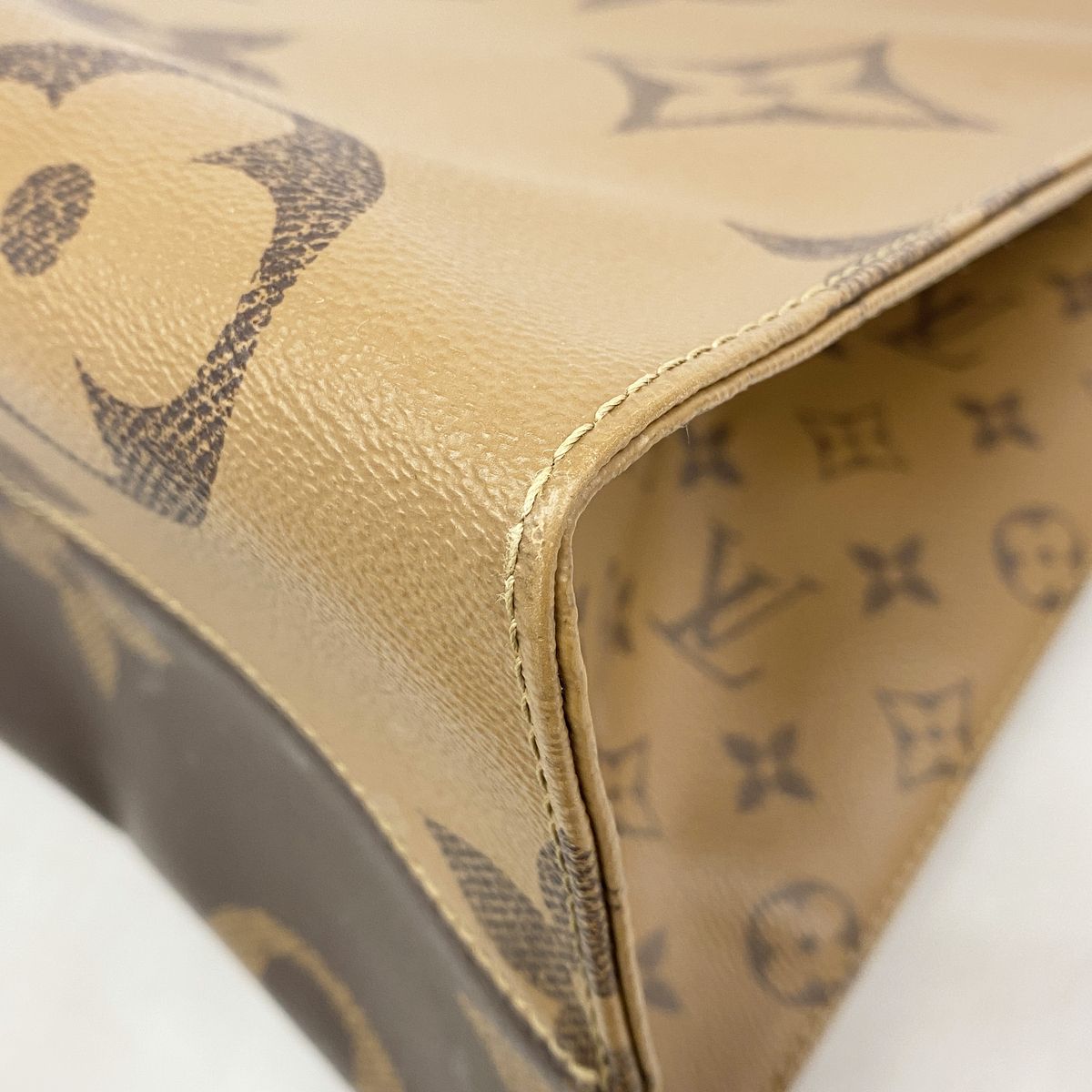Louis Vuitton Tote Monogram Giant Reverse on the Go GM Brown 2-Way — view 6