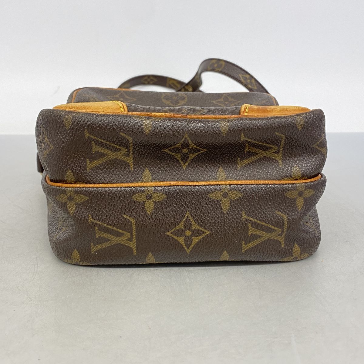 Louis Vuitton Shoulder Bag Monogram Amazon Brown — view 3