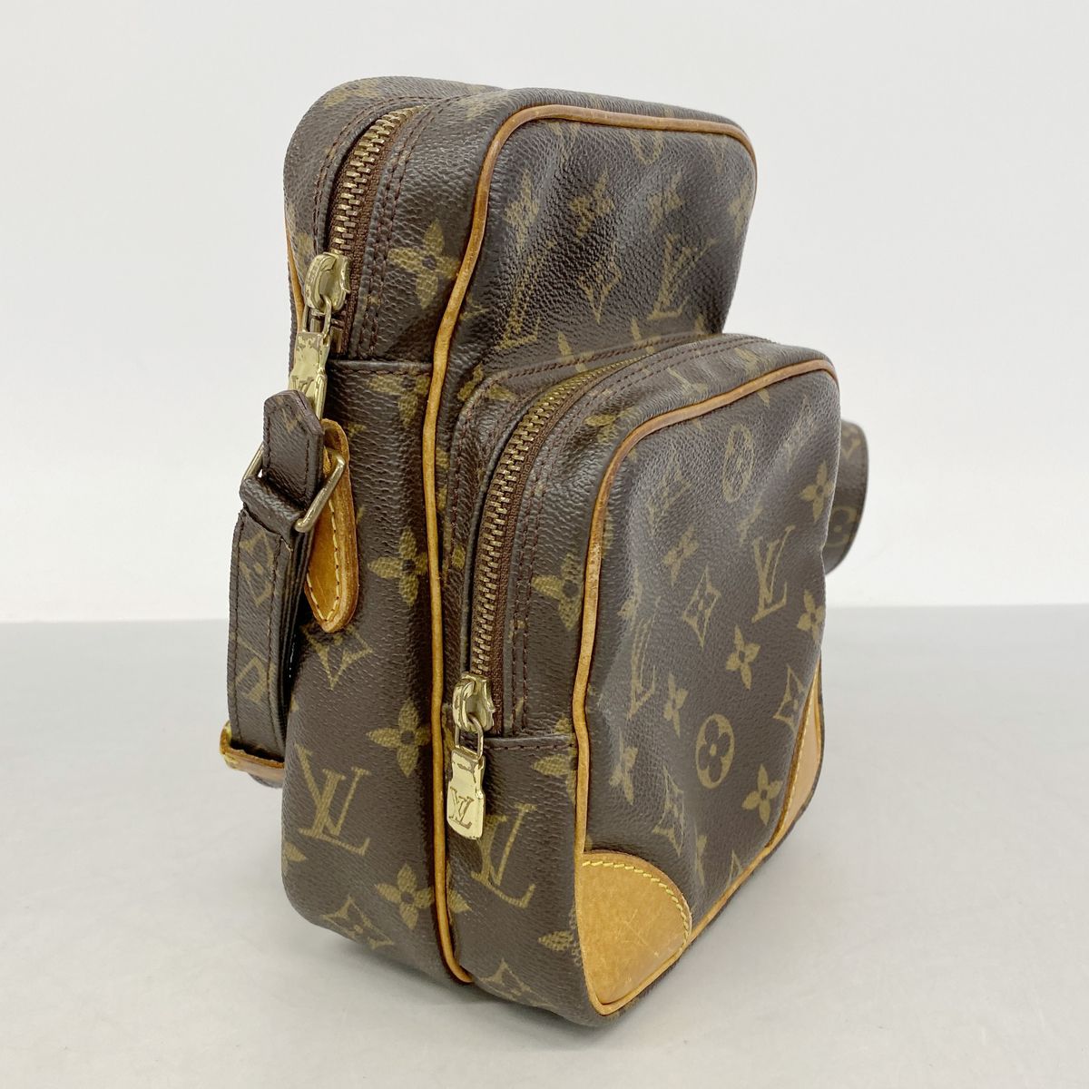 Louis Vuitton Shoulder Bag Monogram Amazon Brown — view 2