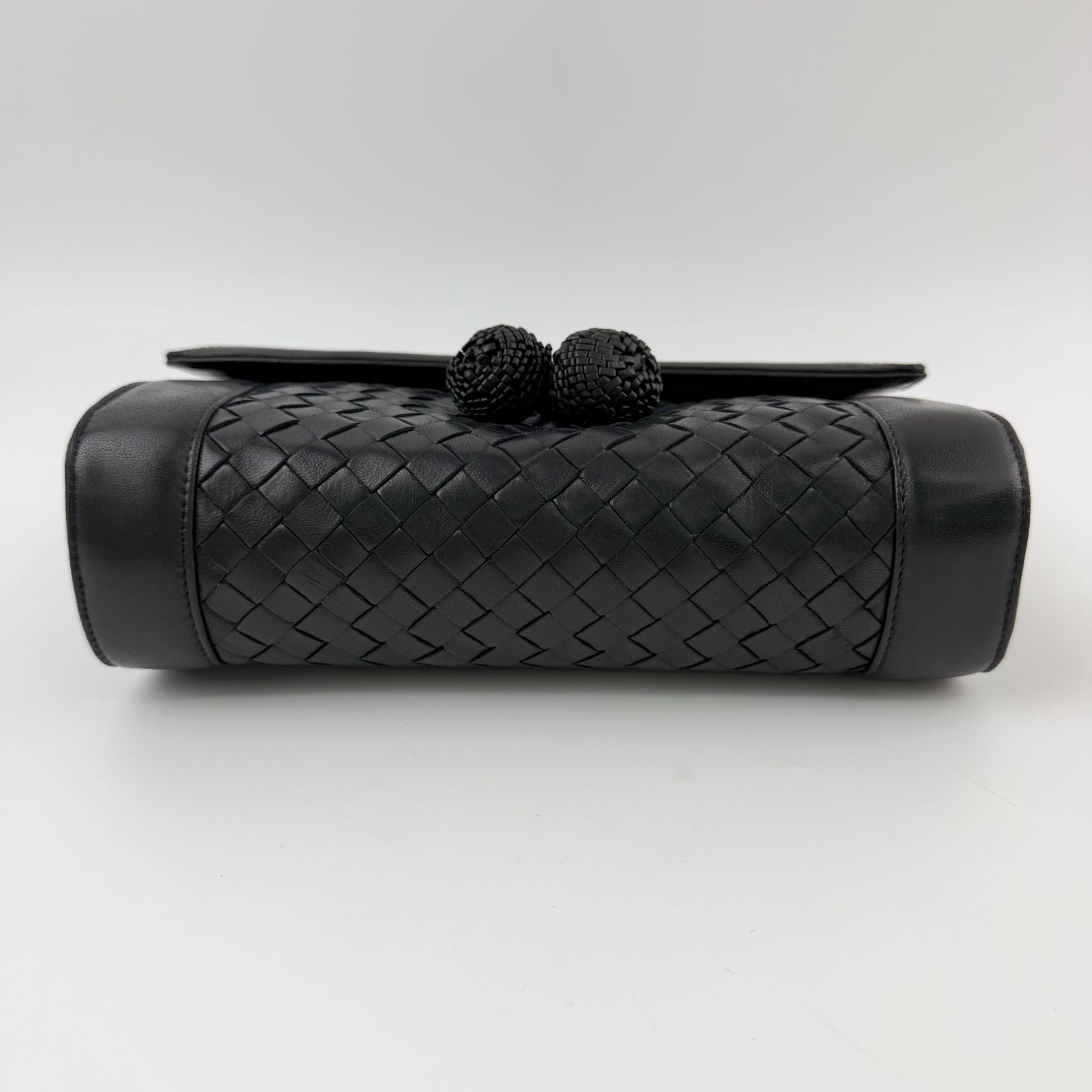 Bottega Veneta Intrecciato Knot Clutch Handbag Leather Black Gold Vintage — view 6