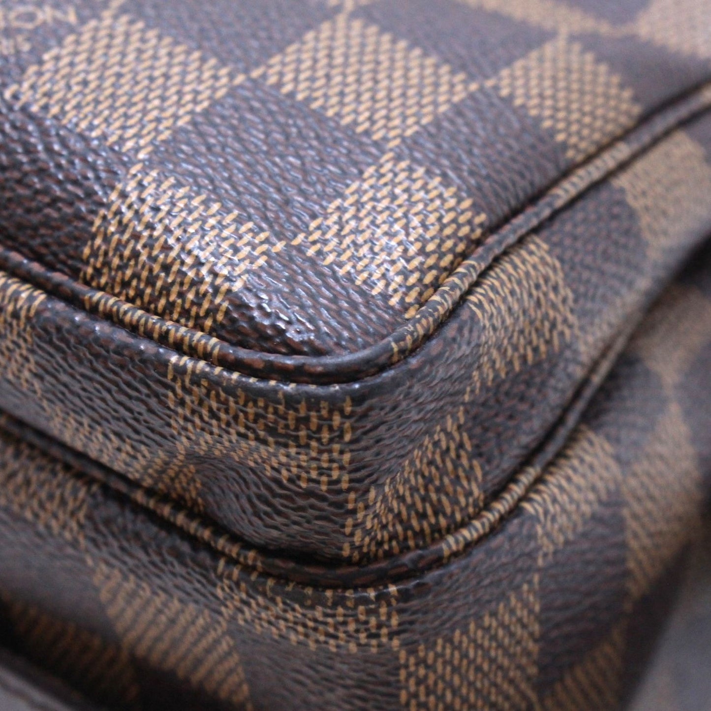 Louis Vuitton Naviglio Shoulder Bag Damier Canvas — view 5