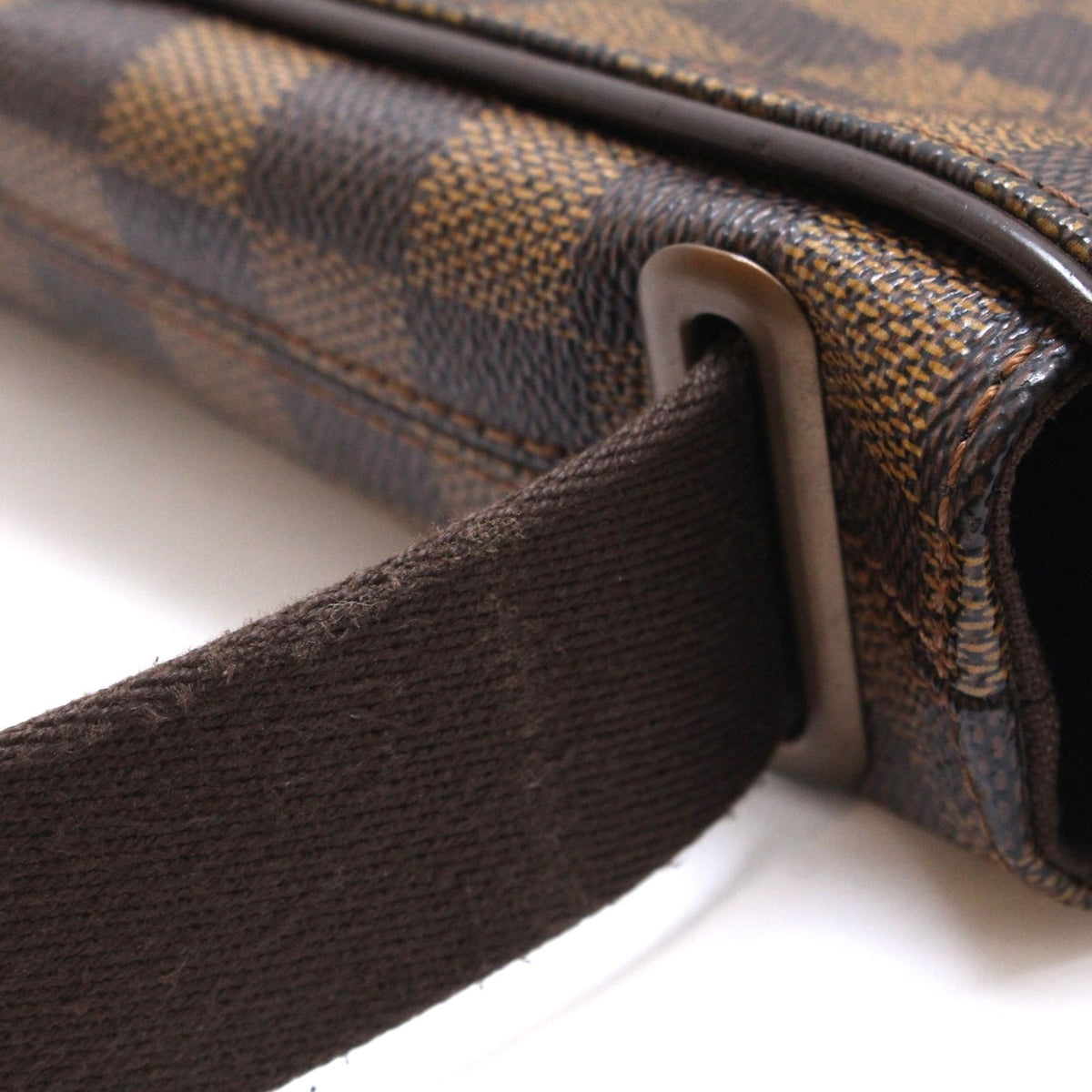Louis Vuitton Brooklyn PM Shoulder Bag Damier Canvas — view 6