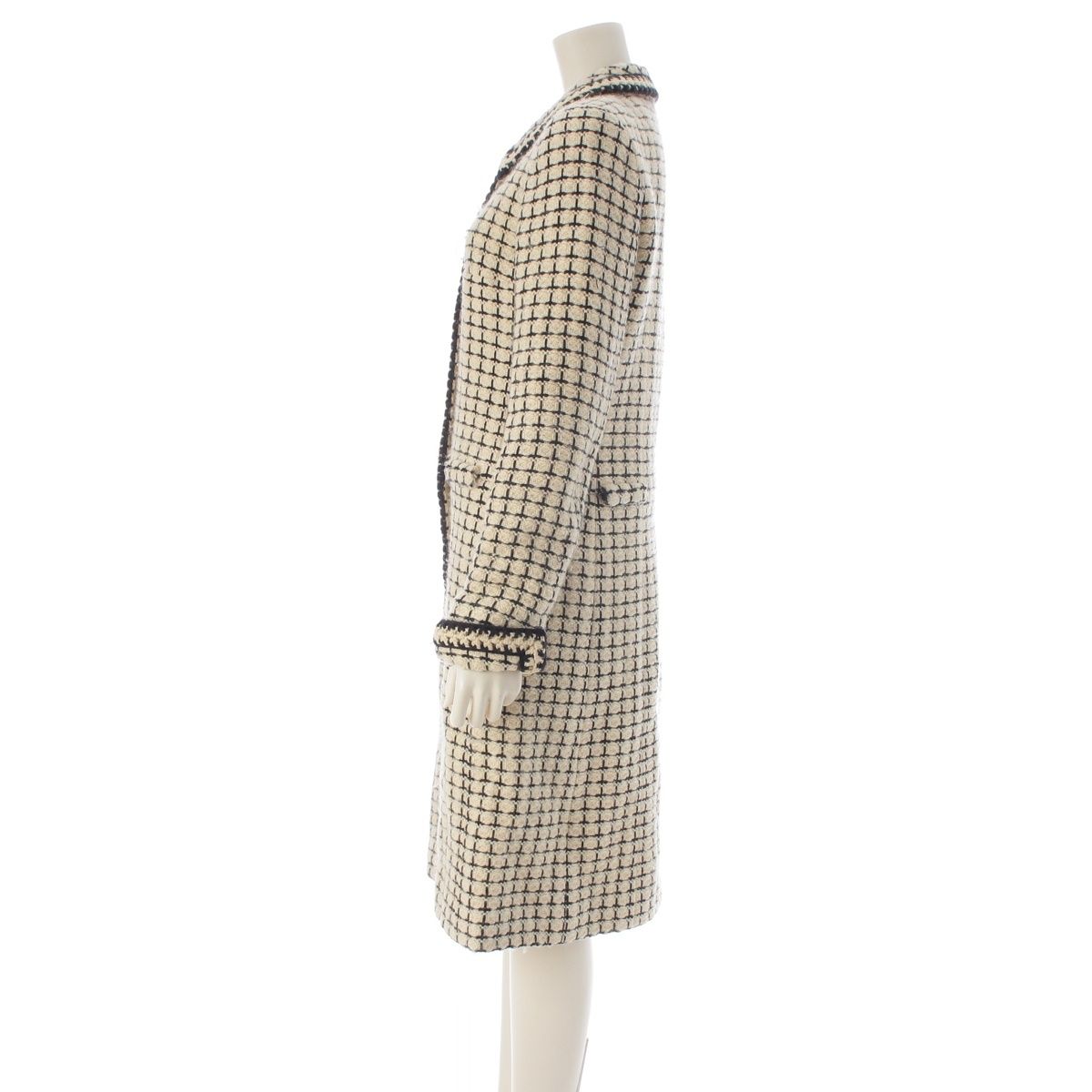 Chanel 00A Wool CC Logo Button Tweed Coat White Black 38 — view 3