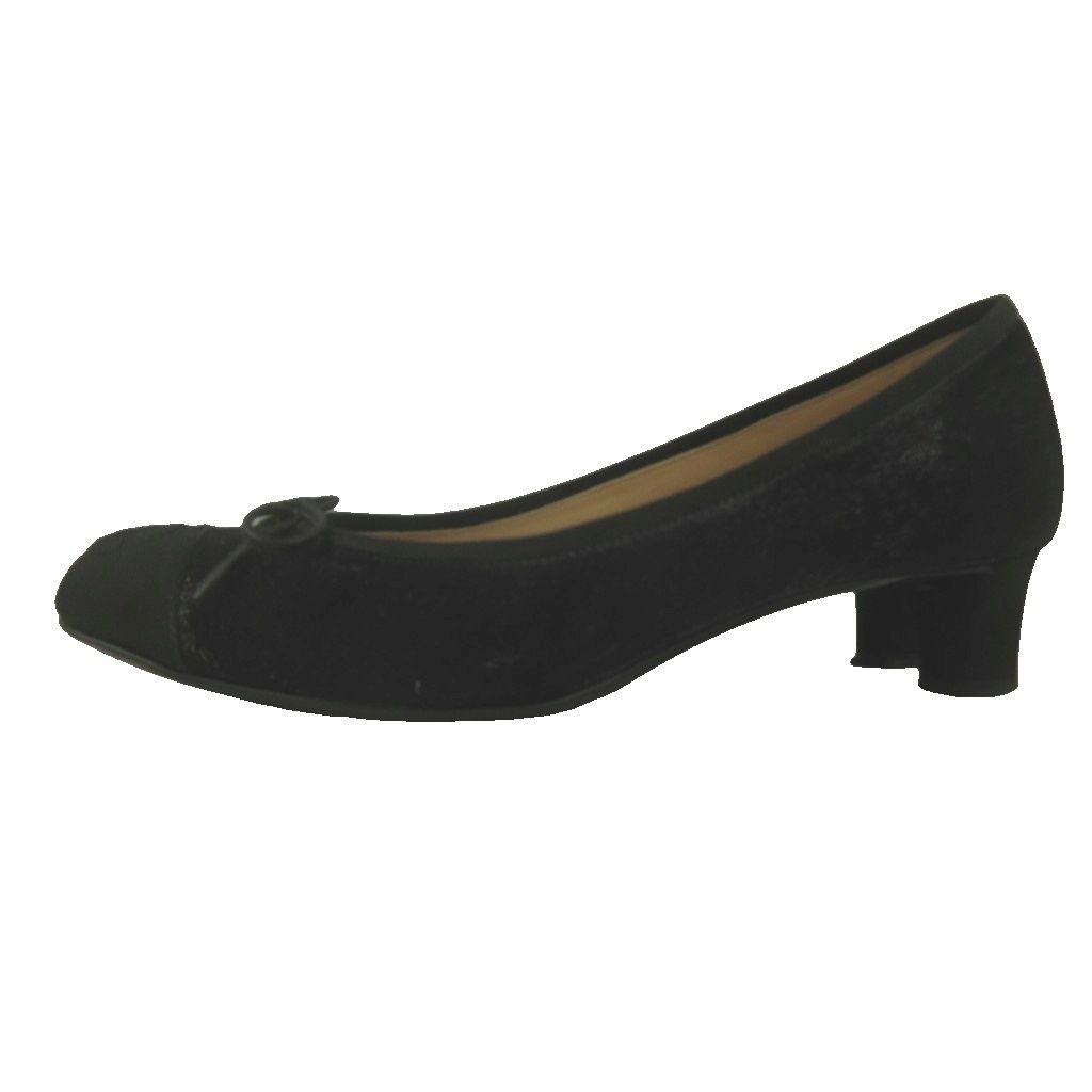 Chanel CC Logo Ballerina Pumps Black Heels Shoes — view 4