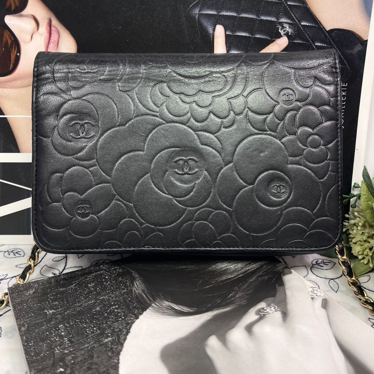 Chanel Chain Wallet Camellia Black Shoulder Bag — view 3