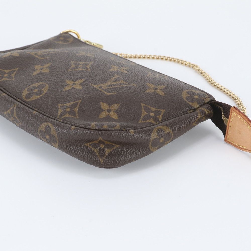 Louis Vuitton Monogram Mini Pochette Accessoires Leather Handbag Tote — view 4