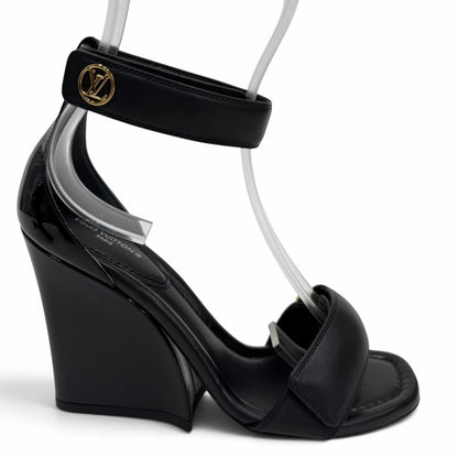 Louis Vuitton Stellar Line Patent Leather LV Logo Ankle Strap Sandals Black — view 6
