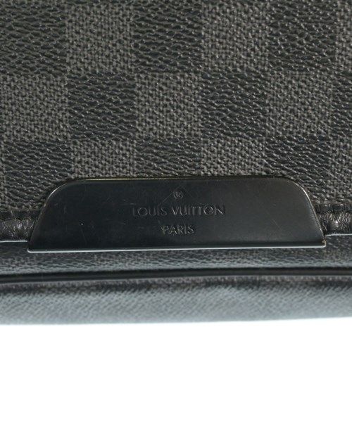 Louis Vuitton Messenger Bag — view 6