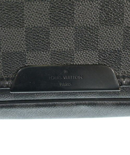 Louis Vuitton Messenger Bag — view 6