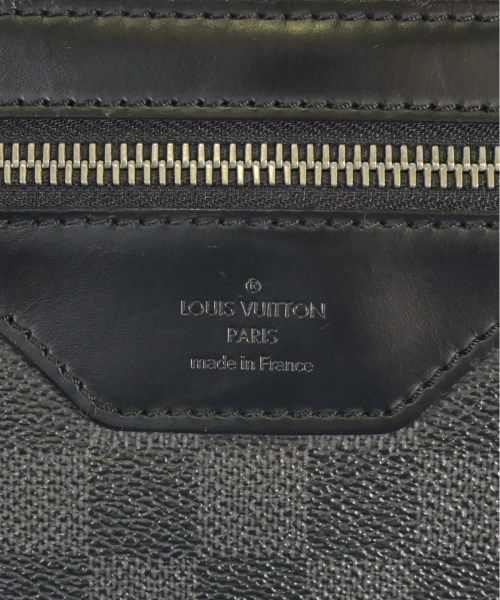 Louis Vuitton Messenger Bag — view 5