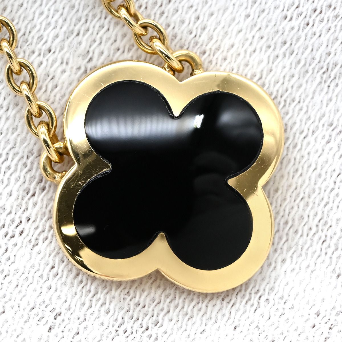 Van Cleef & Arpels Necklace Alhambra Black Yellow Gold 18 — view 8