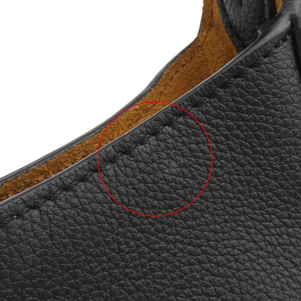 Louis Vuitton Shoulder Bag Lowkey Grain Calf Leather Black Gold Padlock Motif — view 5