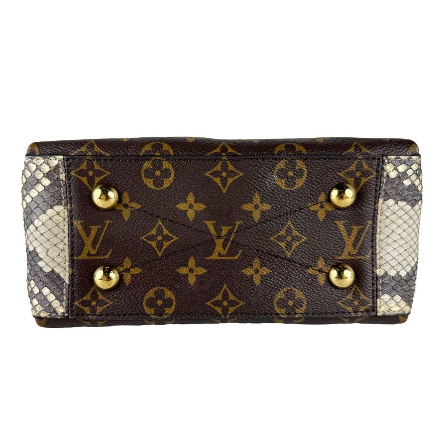 Louis Vuitton Shoulder Bag Nnu BB — view 4