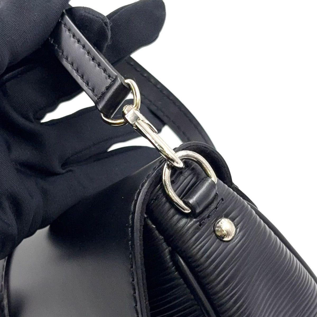 Louis Vuitton Pochette Montaigne Epi Noir Leather Black Shoulder Bag Silver — view 8
