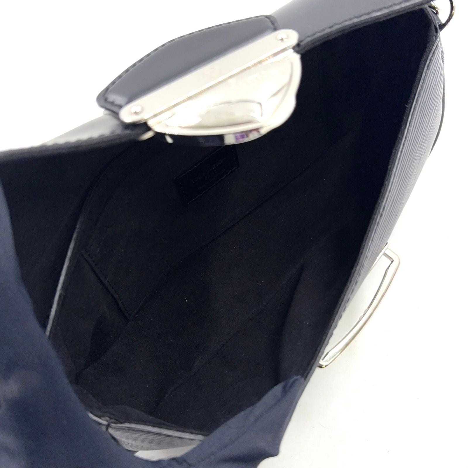 Louis Vuitton Pochette Montaigne Epi Noir Leather Black Shoulder Bag Silver — view 3