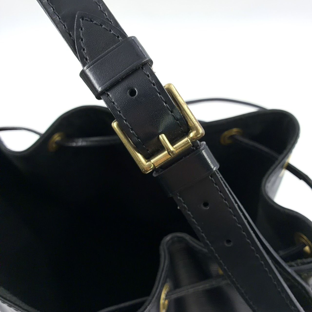 Louis Vuitton Noe Epi Noir Leather Black Shoulder Bag Gold — view 7