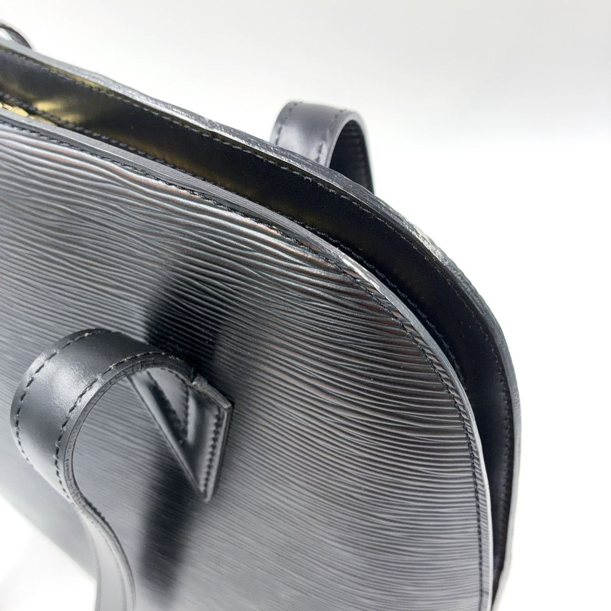 Louis Vuitton Lussac Epi Noir Leather Black Shoulder Bag Gold — view 7
