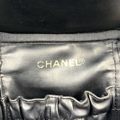 Chanel CC Logo Vanity Caviar Leather Black Pouch Gold — view 4