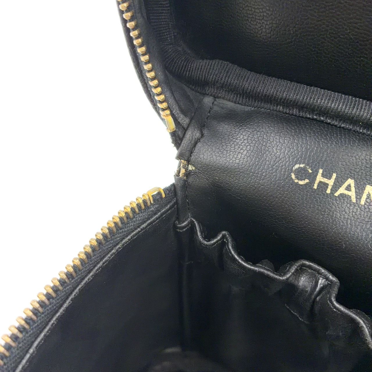 Chanel CC Logo Vanity Caviar Leather Black Pouch Gold — view 5