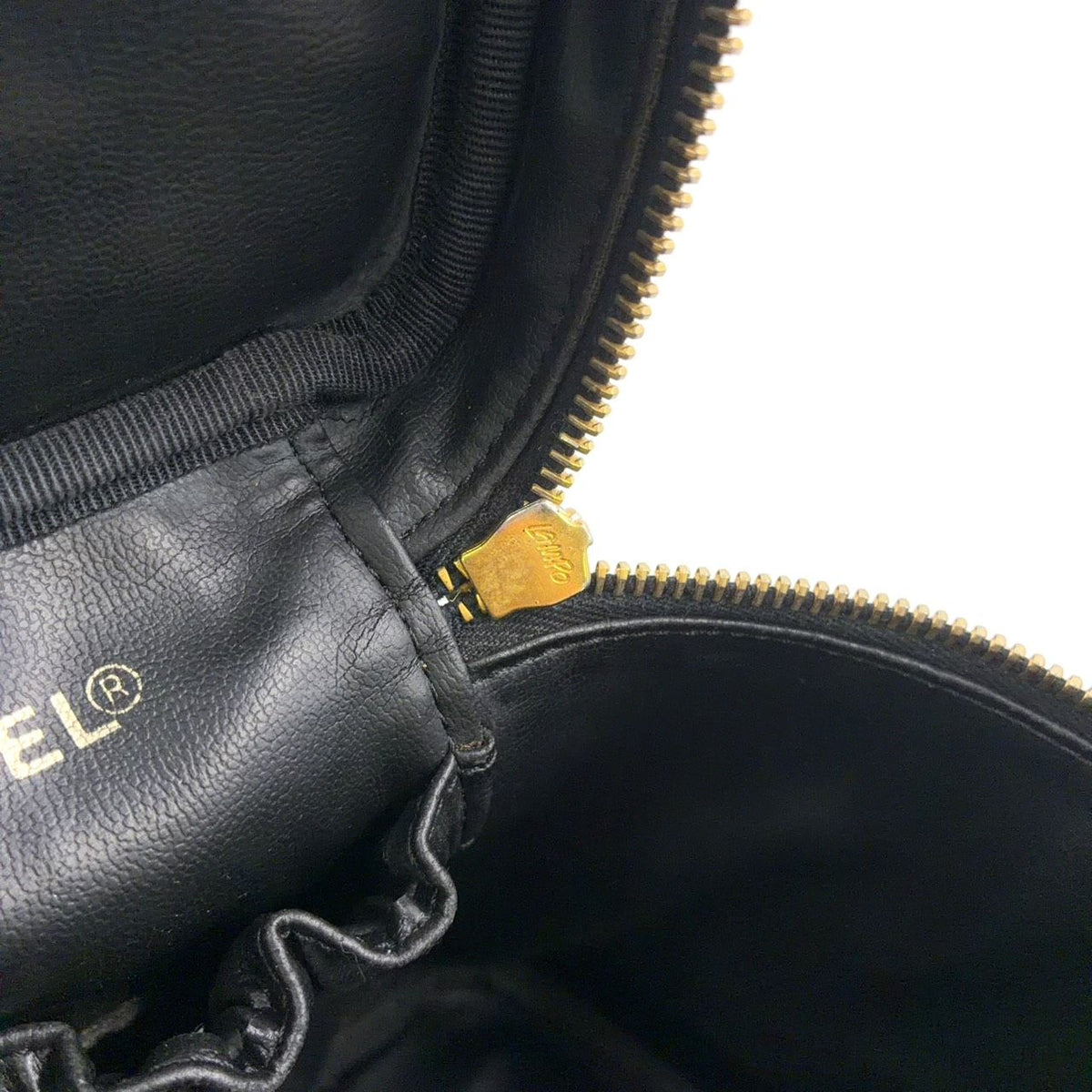 Chanel CC Logo Vanity Caviar Leather Black Pouch Gold — view 6