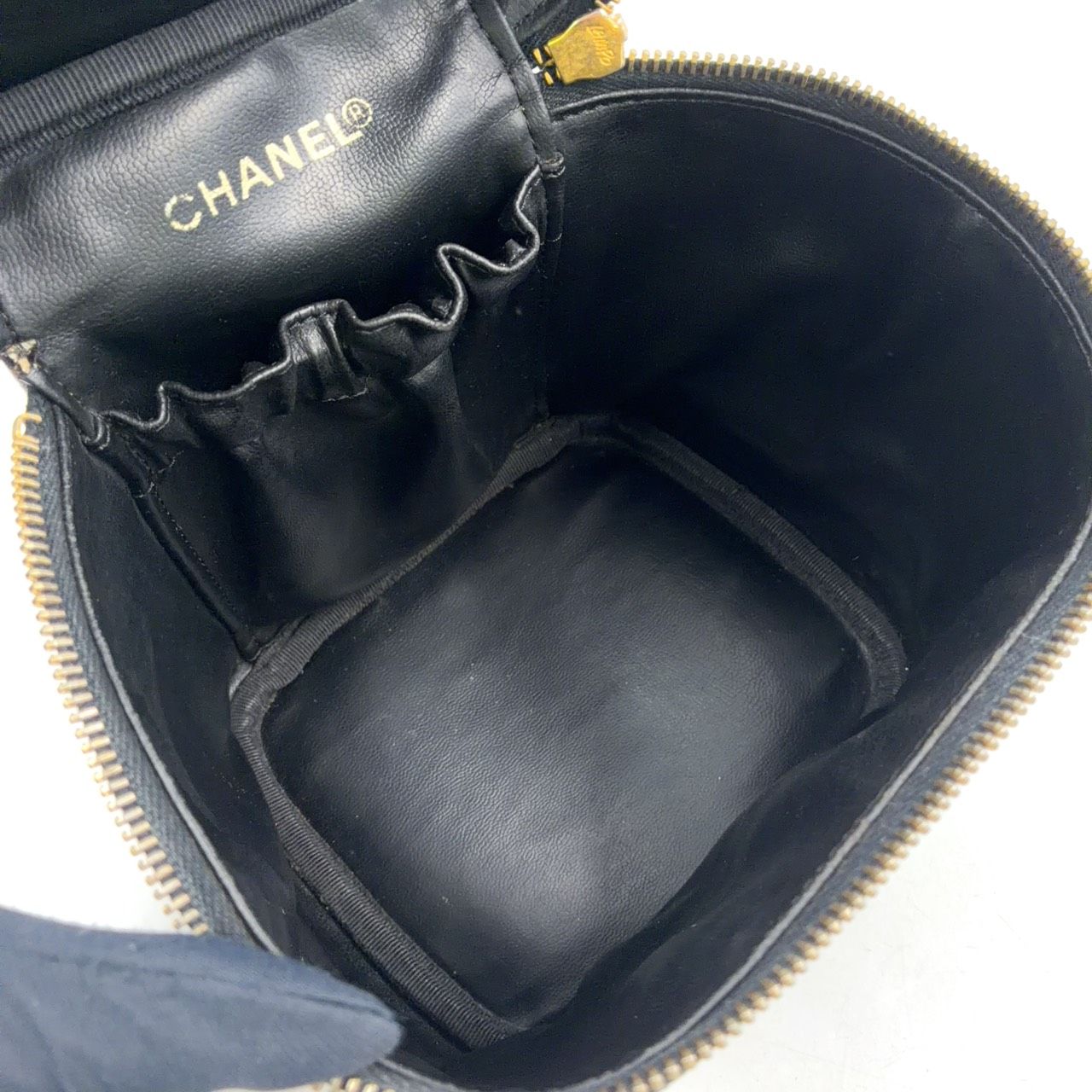 Chanel CC Logo Vanity Caviar Leather Black Pouch Gold — view 3