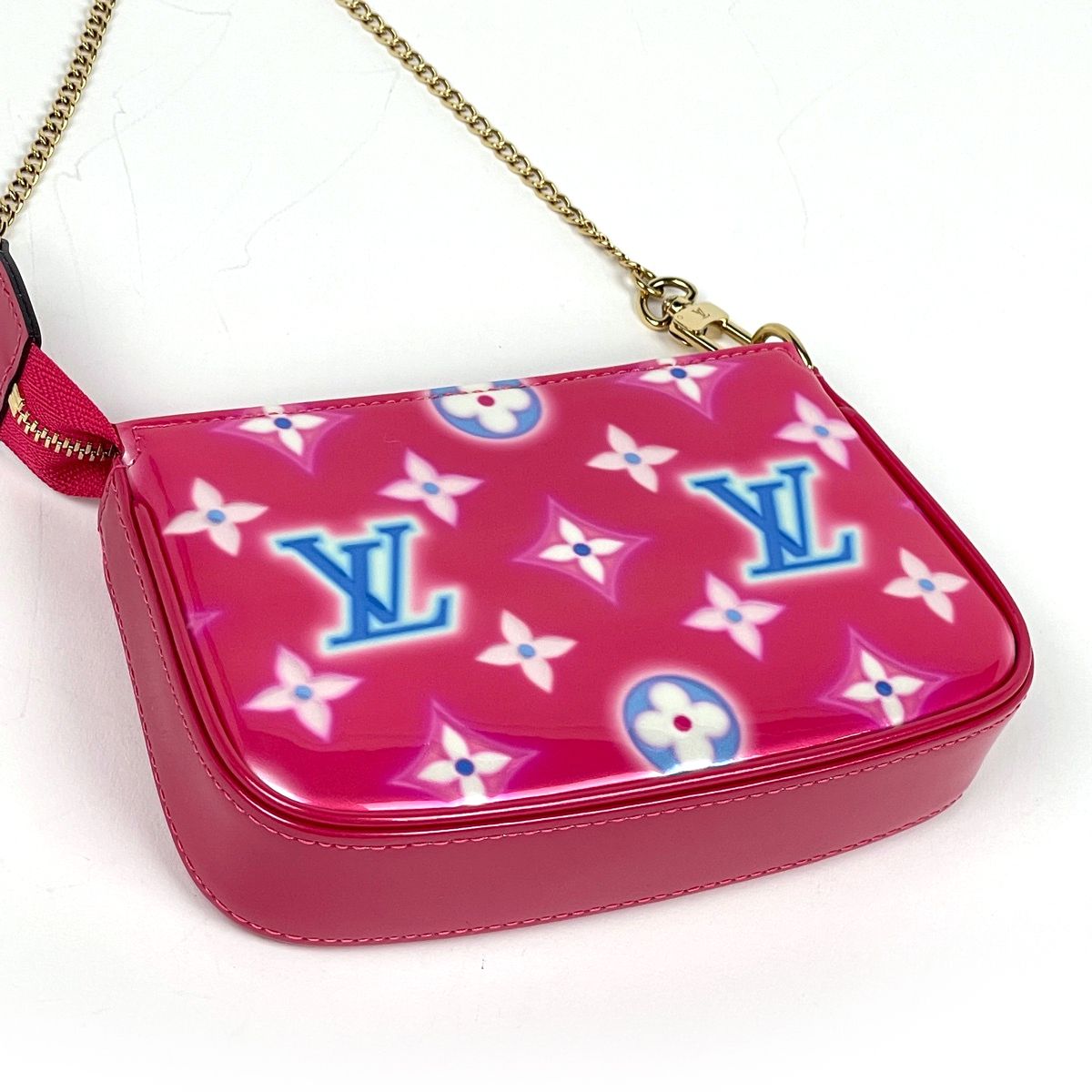 Louis Vuitton Mini Pochette Accessoires Pouch Monogram Vernis Fuchsia — view 2