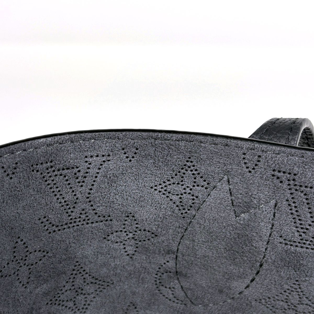 Louis Vuitton Blossom PM Handbag 2-Way Monogram Mahina Noir — view 7