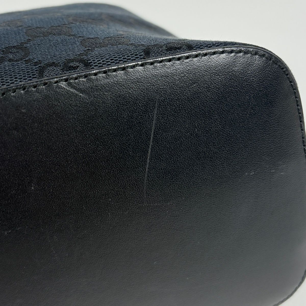 Gucci Shoulder Bag GG Pattern Canvas Black — view 3