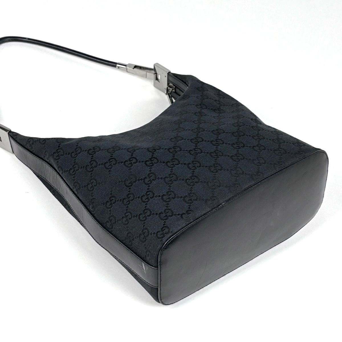 Gucci Shoulder Bag GG Pattern Canvas Black — view 2