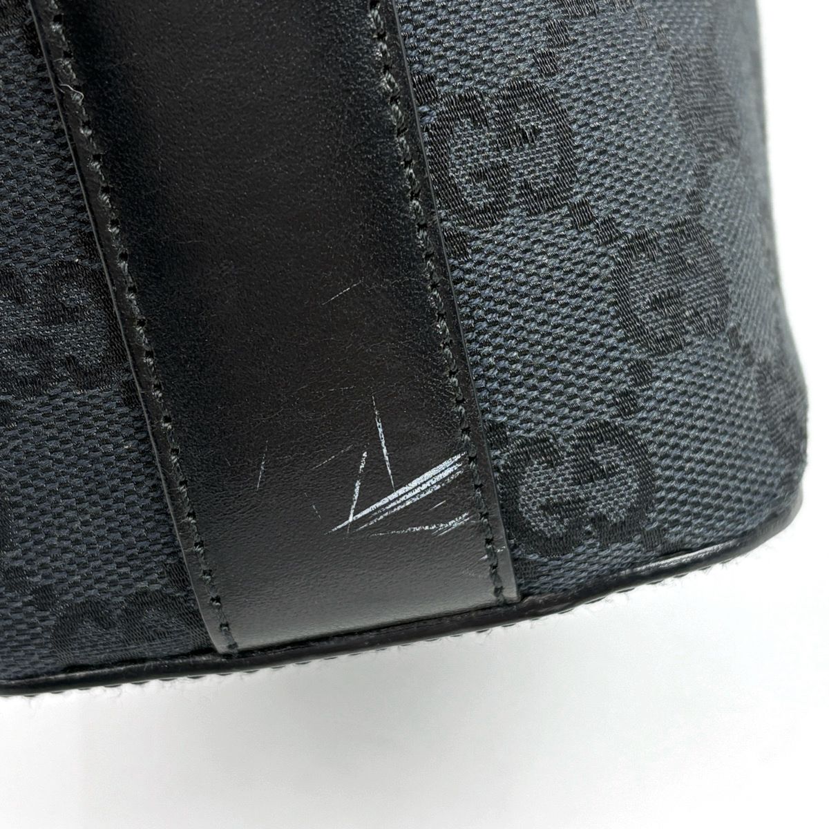 Gucci Shoulder Bag GG Pattern Canvas Black — view 4