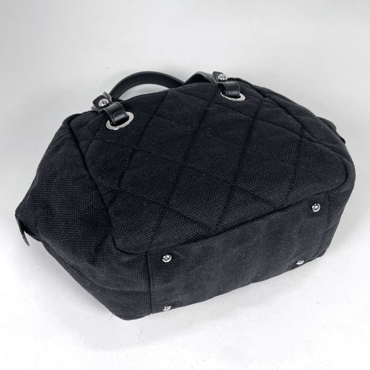 Chanel Handbag CC Logo Fabric Black — view 2