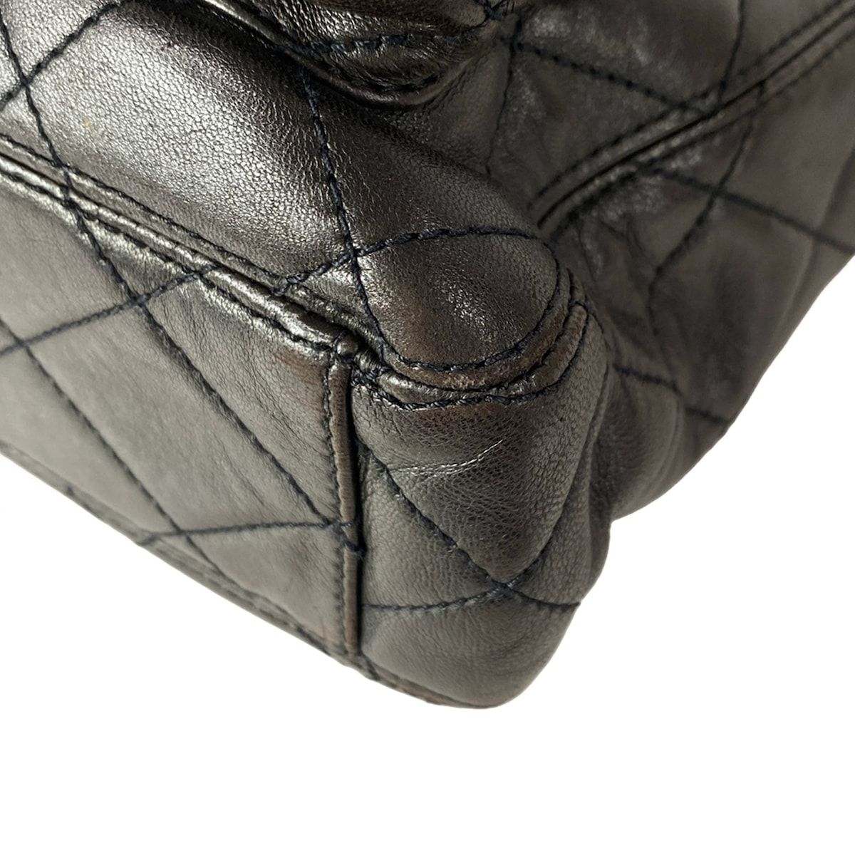 Chanel Tote Quilted Black Gold Lambskin — view 6