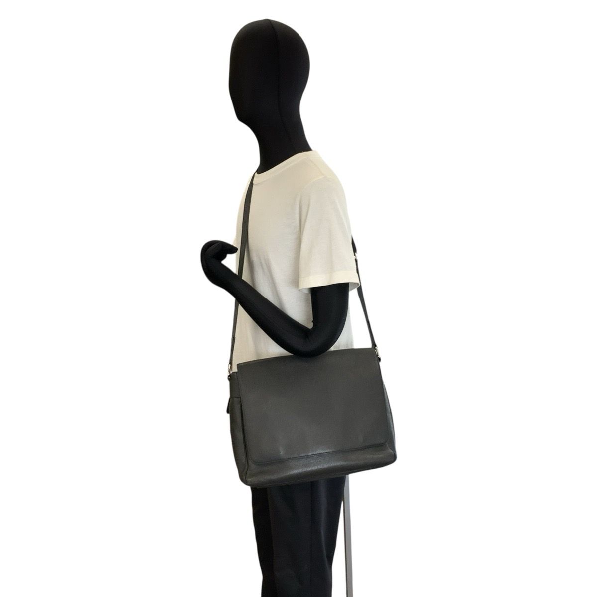 Louis Vuitton Taiga Roman MM Gray Silver Shoulder Bag — view 6