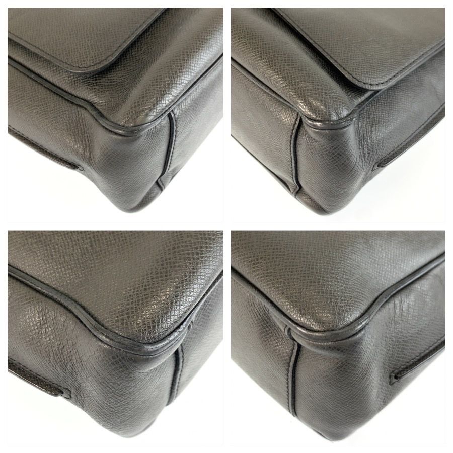 Louis Vuitton Taiga Roman MM Gray Silver Shoulder Bag — view 4