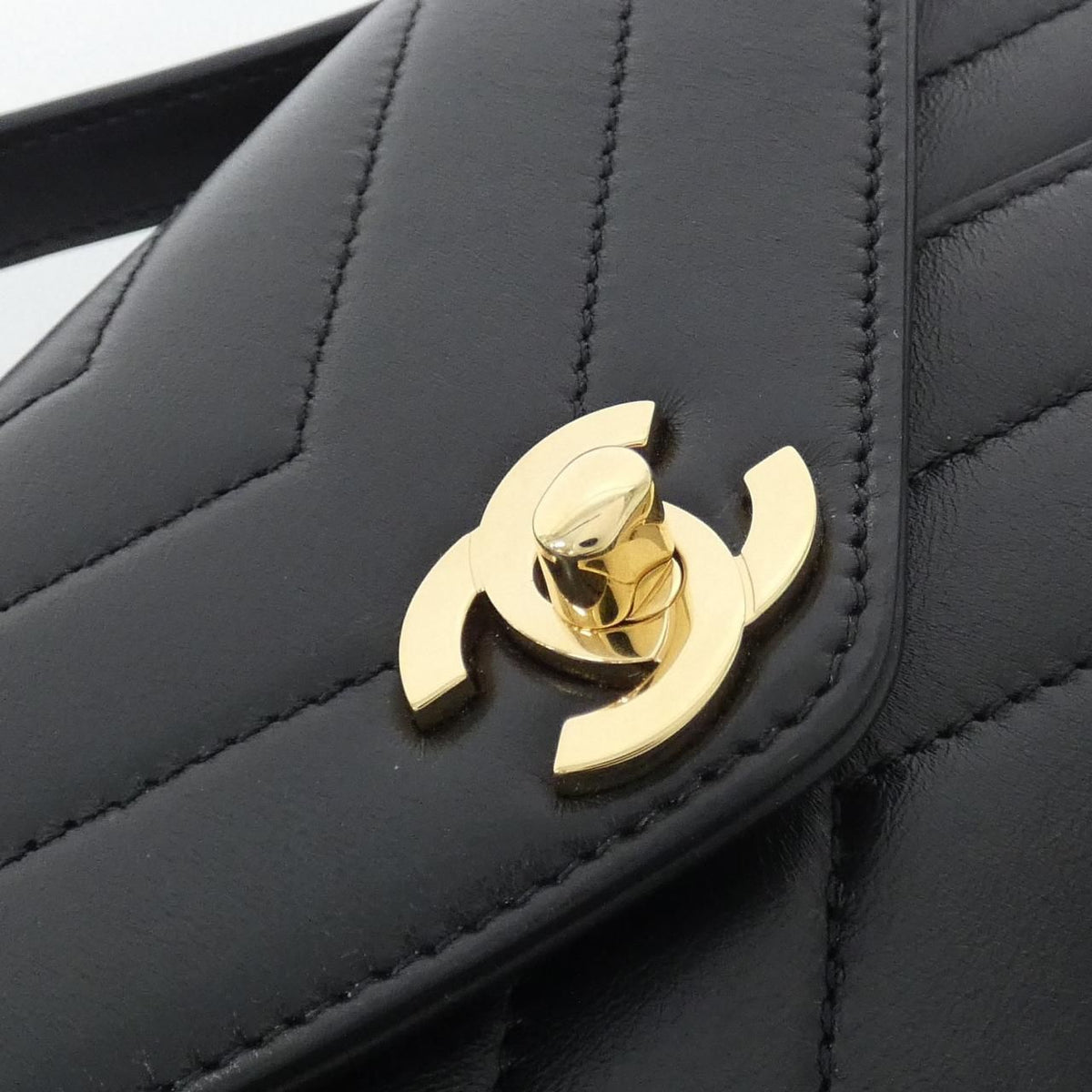 Chanel Bag Handbag Black — view 4