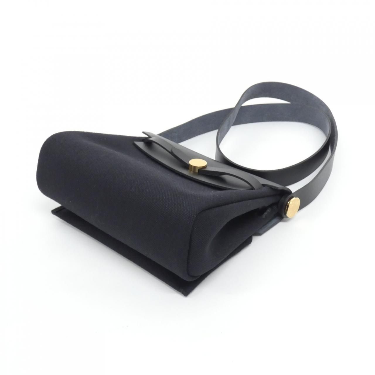 Hermes Herbag Zip 20 Shoulder Bag — view 3