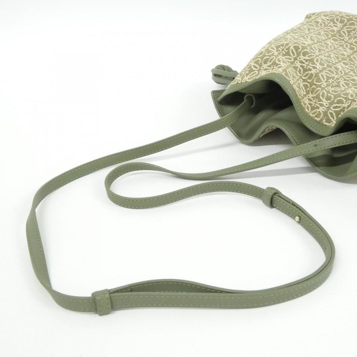 Loewe Flamenco Clutch Green — view 4