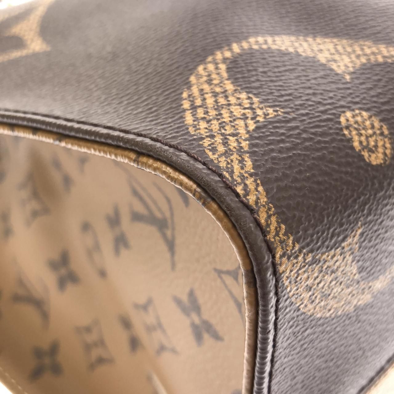 Louis Vuitton Monogram Giant on the Go MM Bag — view 3